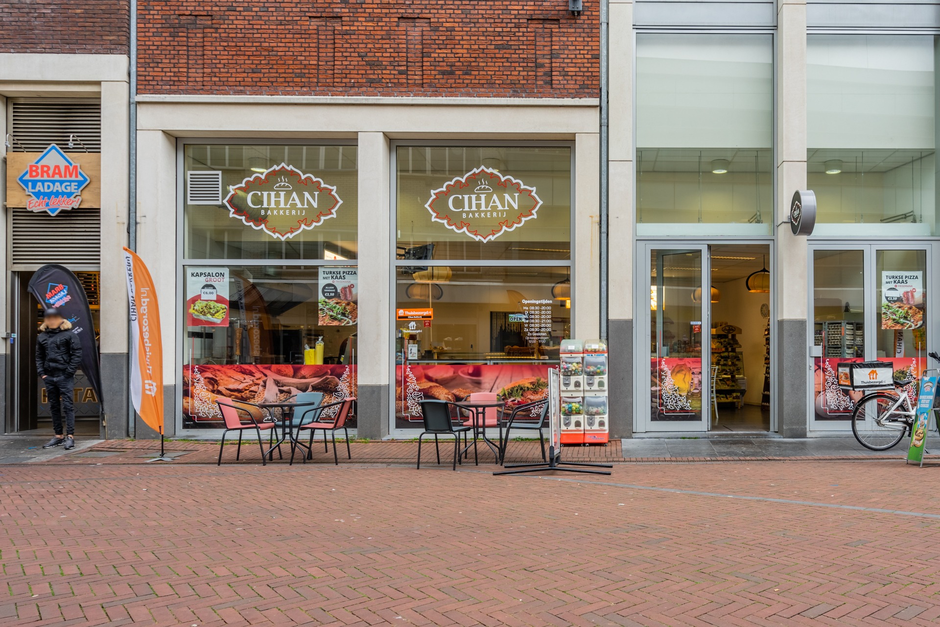 Spijkenisse, Uitstraat 3 & 5 image