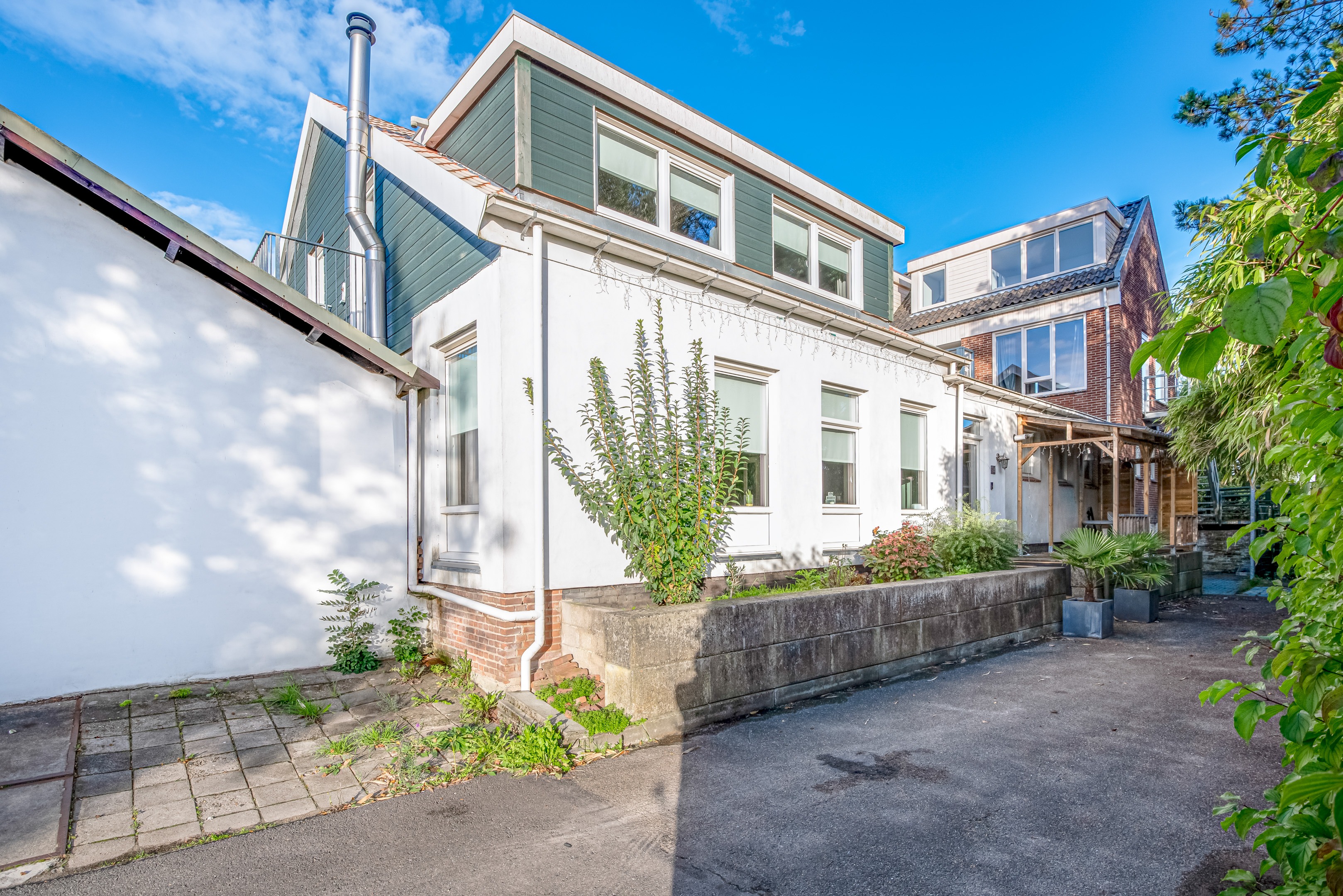 Noord-Scharwoude, Gedempte Achterburggracht 9 & Spoorstraat 2b image