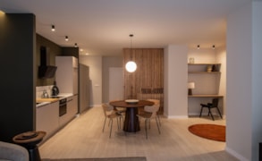 Valencia, Calle del Poeta Monmeneu 10 A + B image