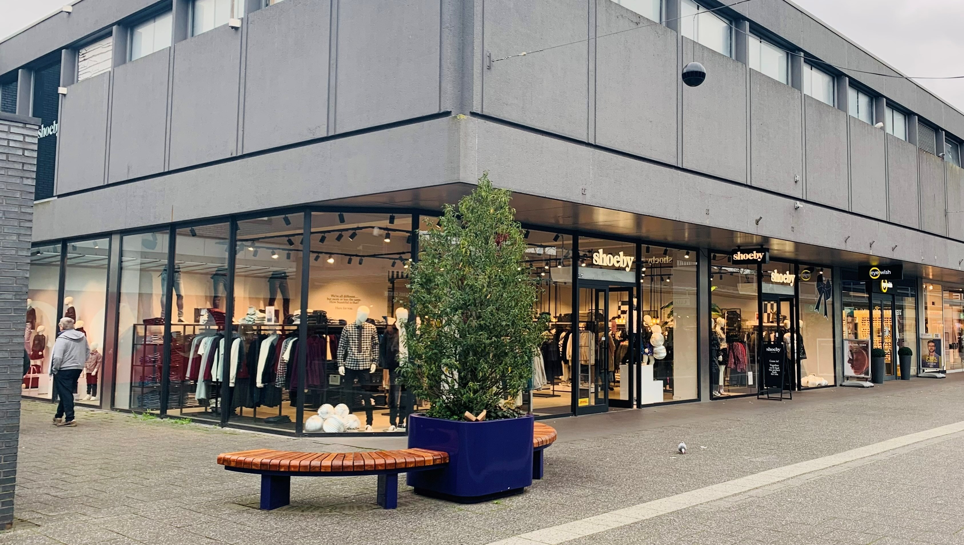 Eindhoven, Winkelcentrum Woensel 40 A, 40B & 40C image