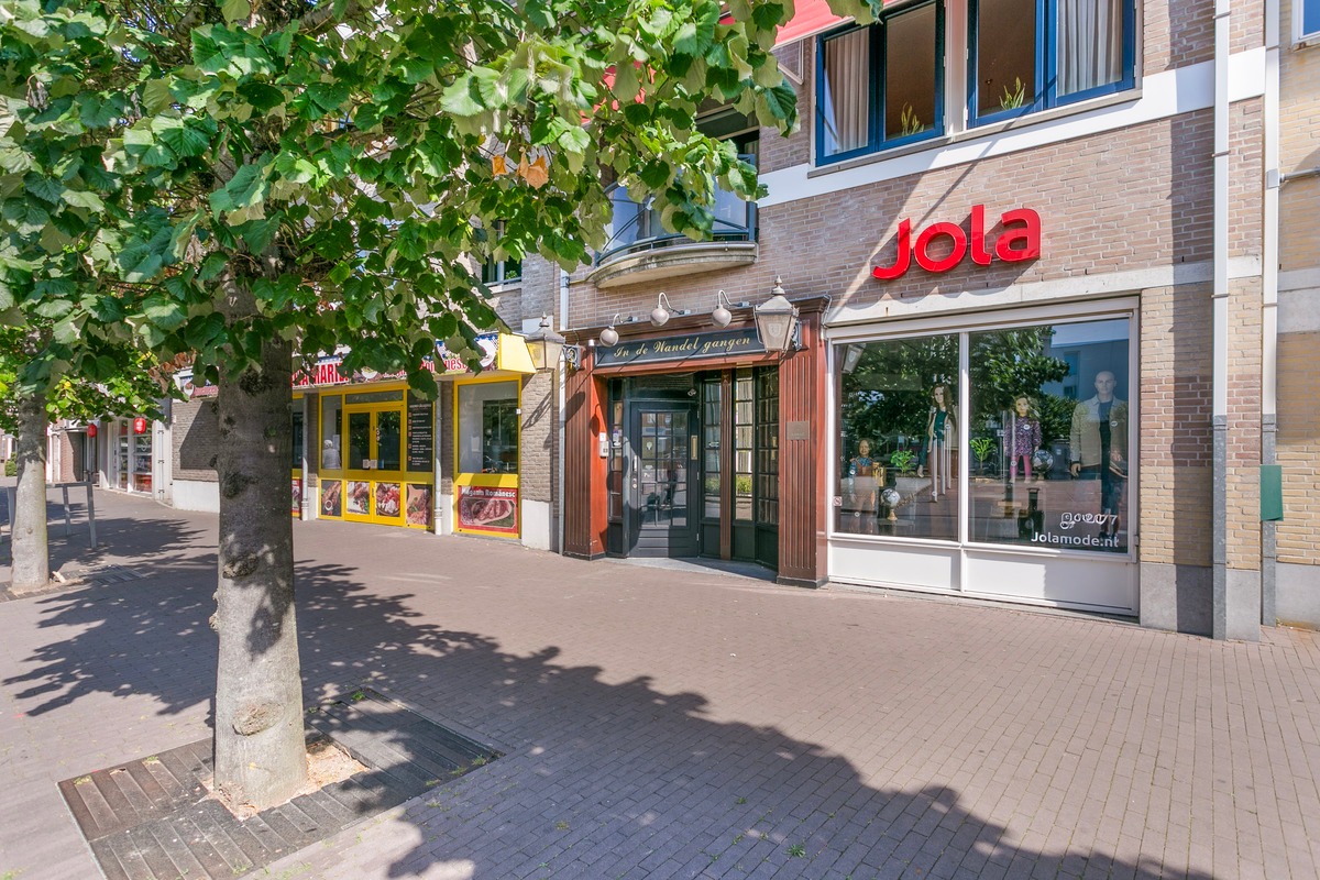 Zundert , Markt  16 image