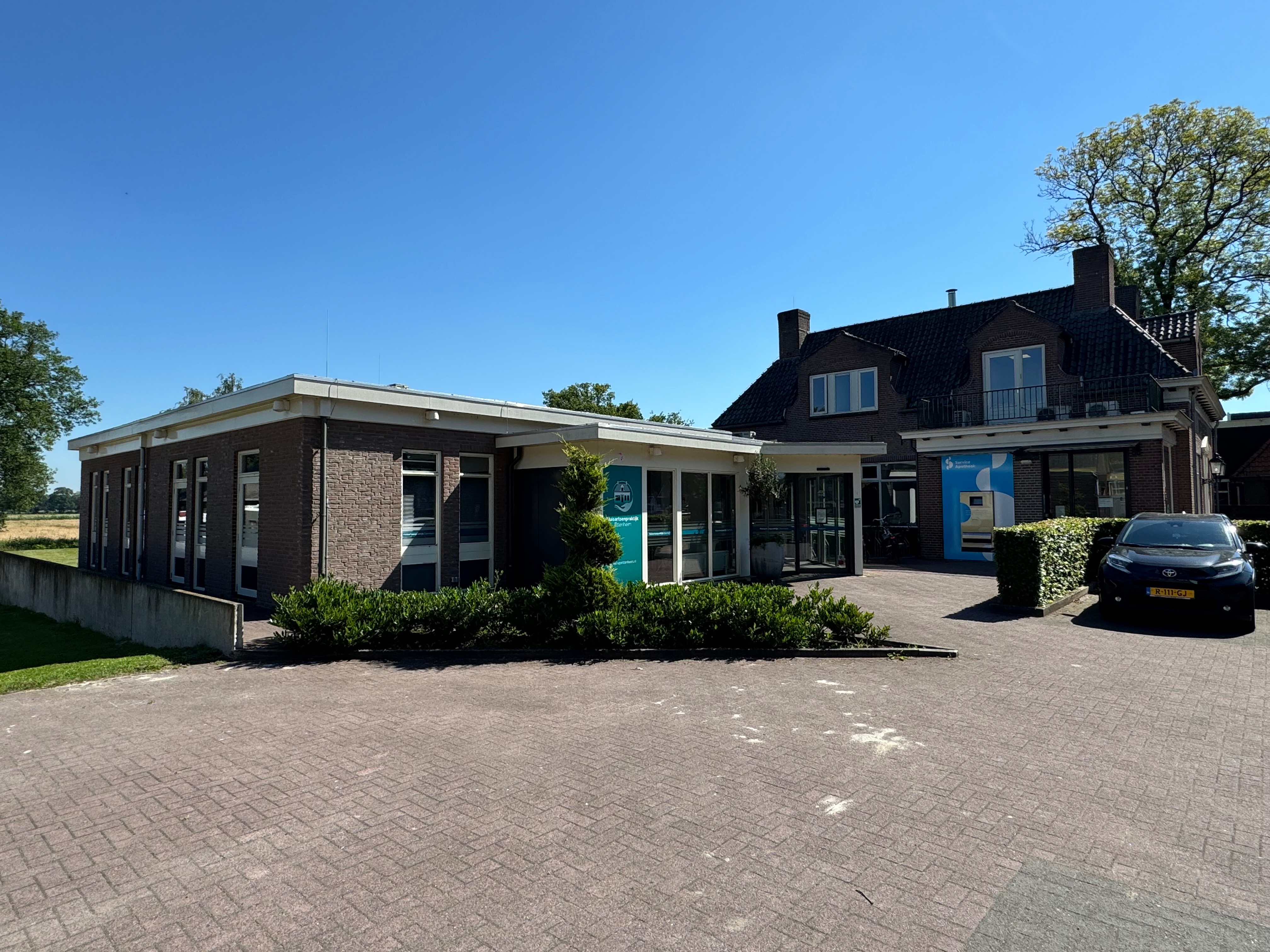 Noordscheschut , Drostenraai  33 , 33A & 33B image