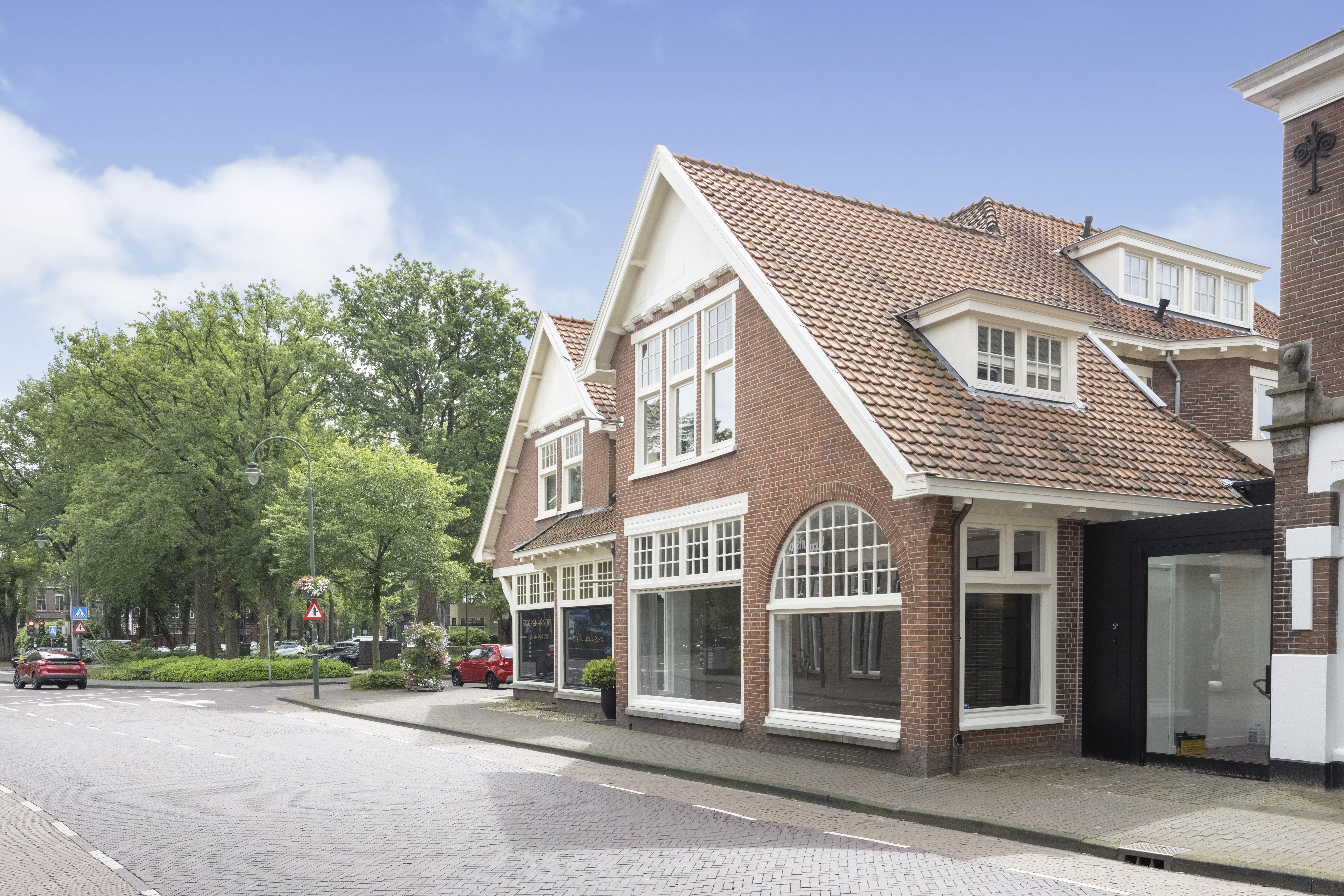 Laren, Burgemeester van Nispen van Sevenaerstraat 5 image