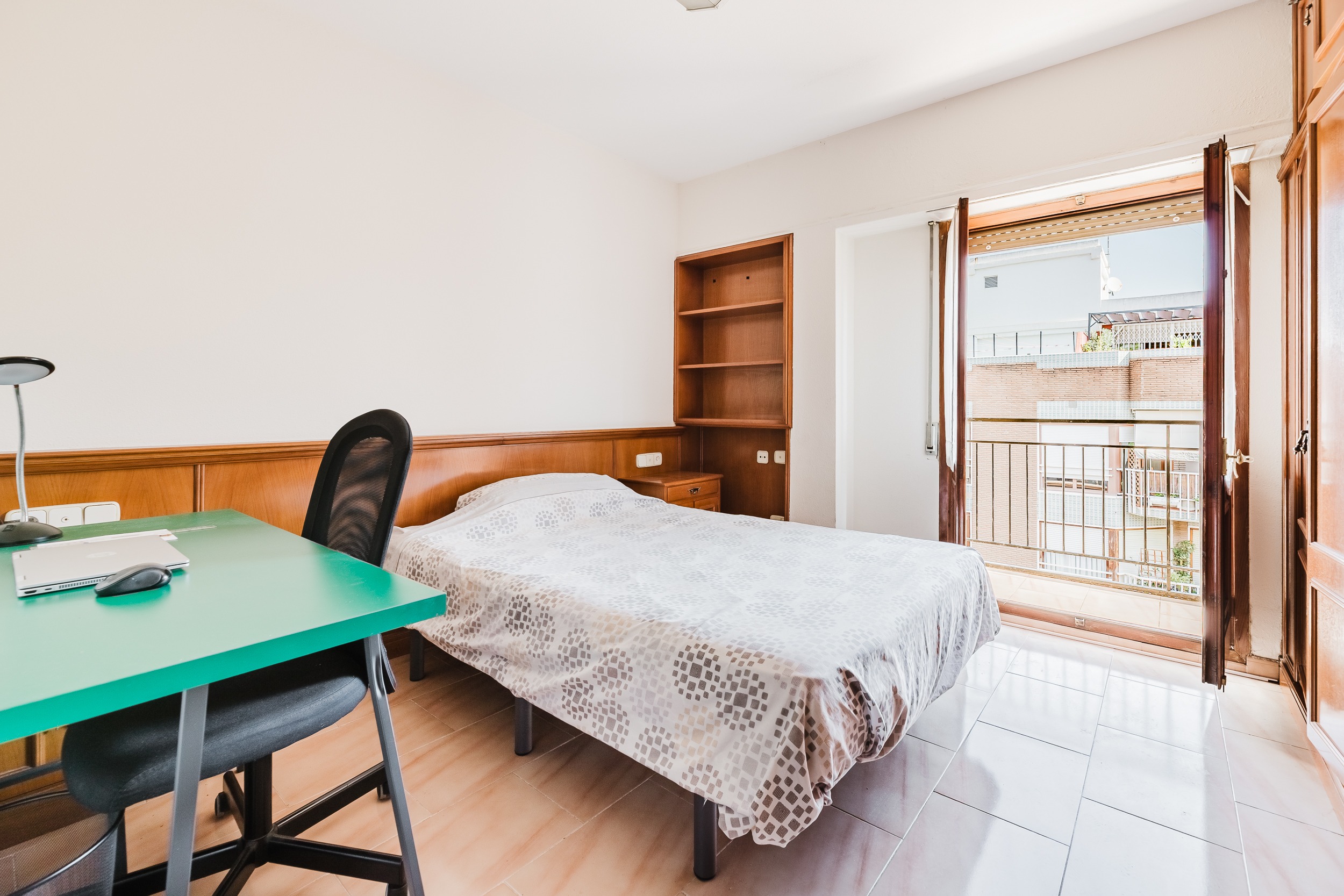 Valencia, Calle Lerida 33 Puerta 13 image