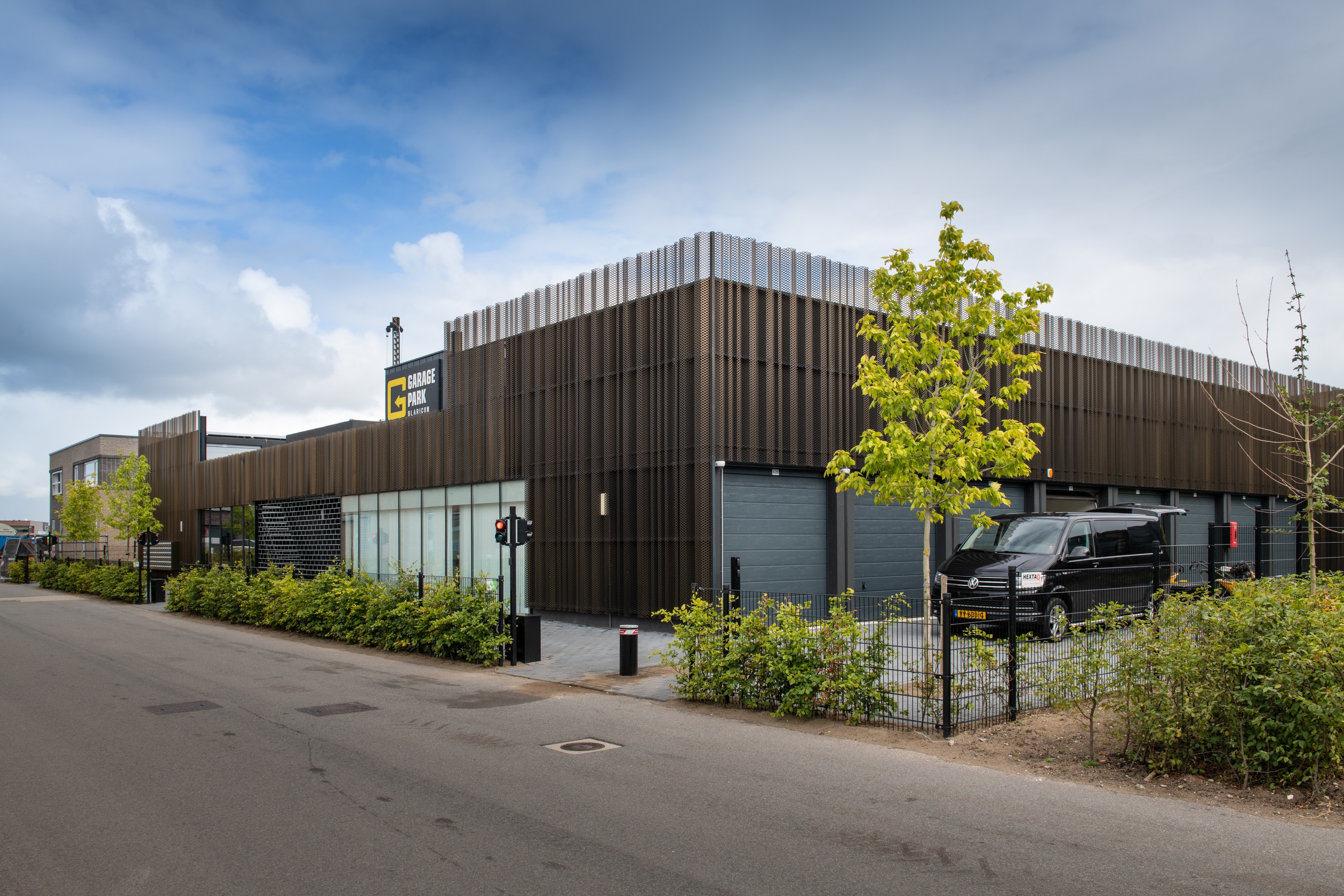 Image of Vastgoedportefeuille bestaande uit 13 garageboxen en 1  kantoorruimte